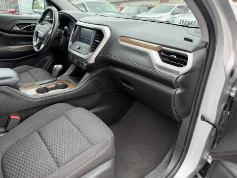 2017 GMC Acadia SLE-1