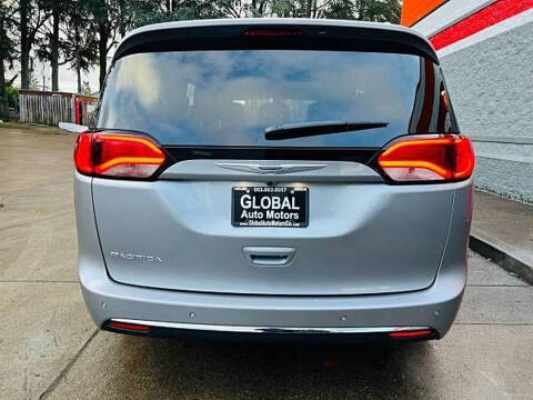 2020 Chrysler Pacifica Touring L 35th Anniversary