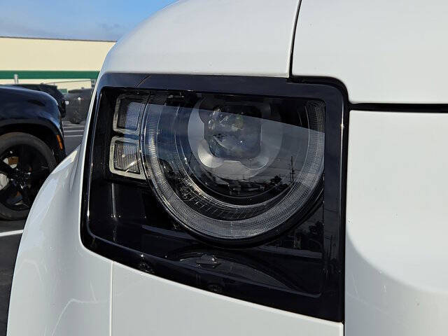 2024 Land Rover Defender 110 P300 S