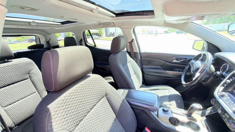 2017 GMC Acadia SLE-2