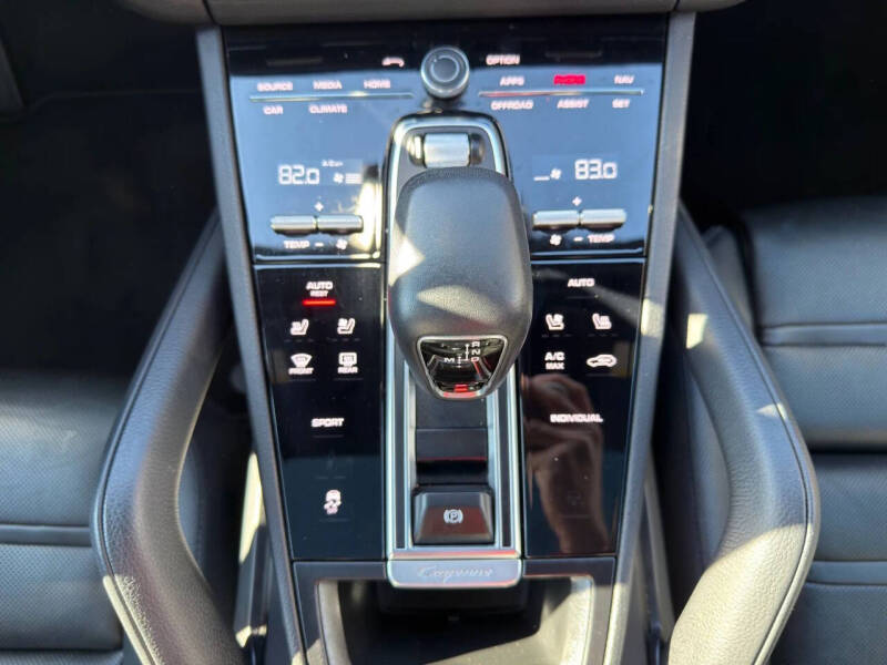 2022 Porsche Cayenne Platinum Edition