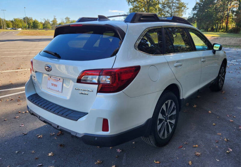 2017 Subaru Outback Limited's photo