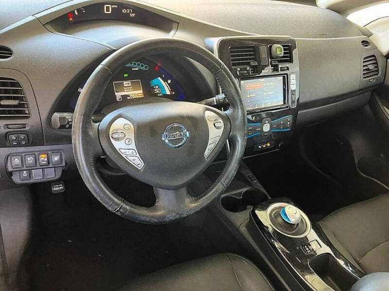 2016 Nissan LEAF
