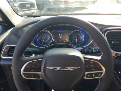 2025 Chrysler Voyager LX