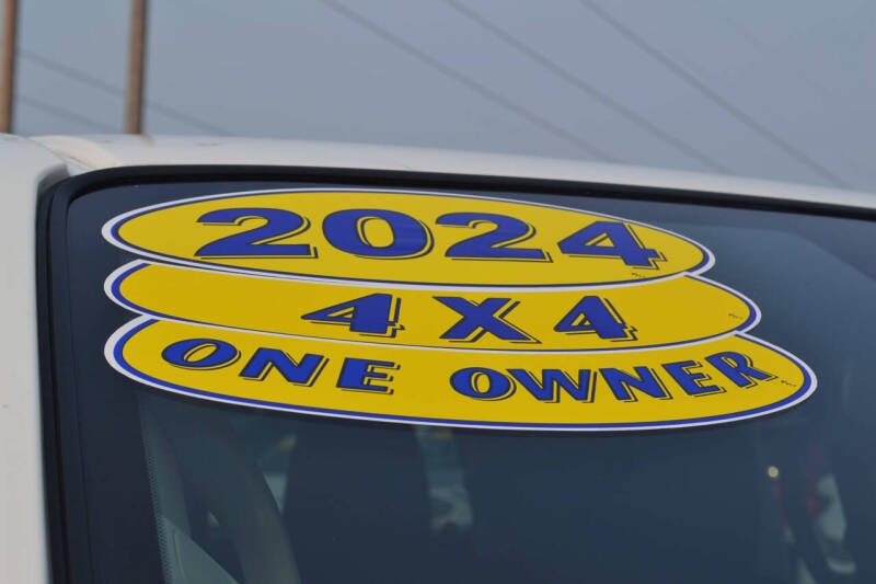 2024 Nissan Frontier SV