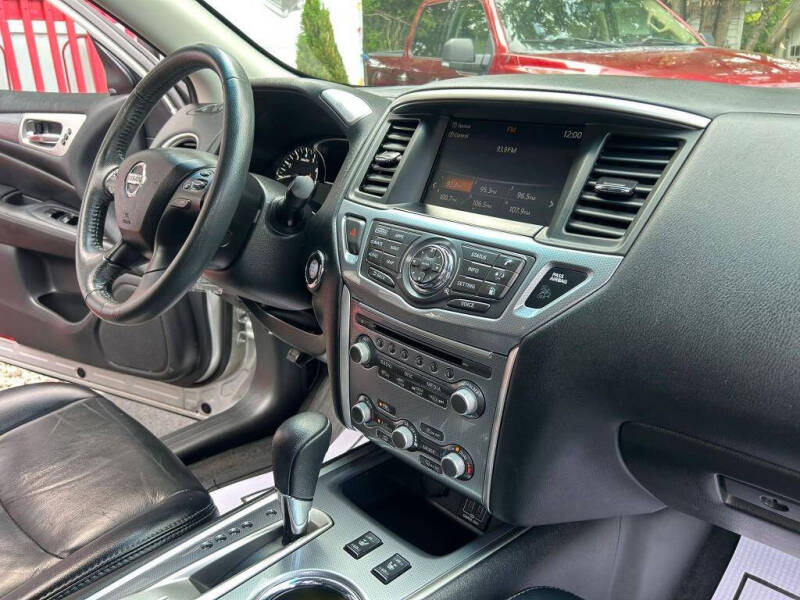 2018 Nissan Pathfinder SL