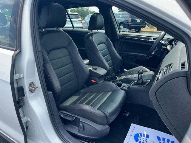 2019 Volkswagen Golf GTI 12