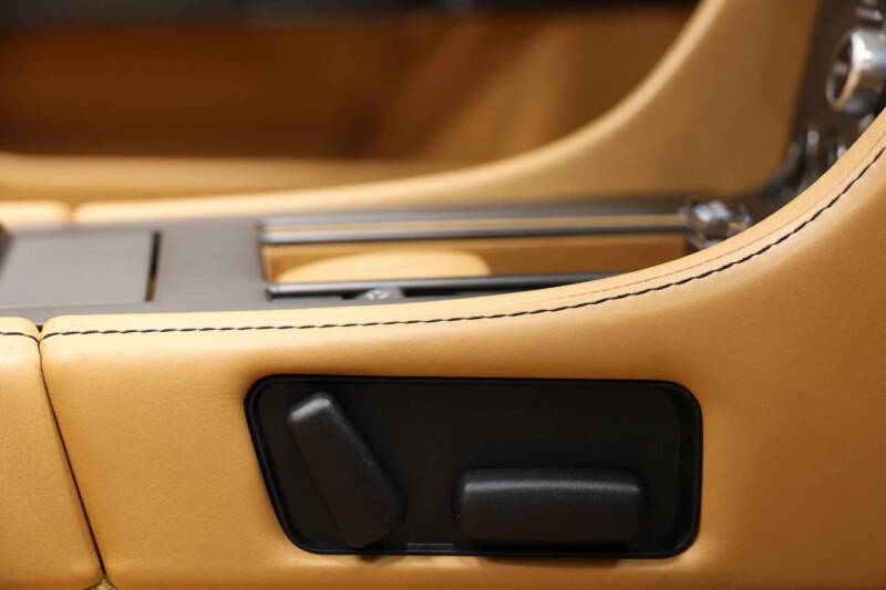 2012 Aston Martin V8 Vantage Roadster