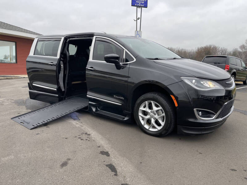 2019 Chrysler Pacifica Touring L Plus 35th Anniversary