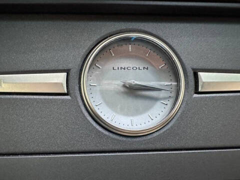 2003 Lincoln Town Car Executive