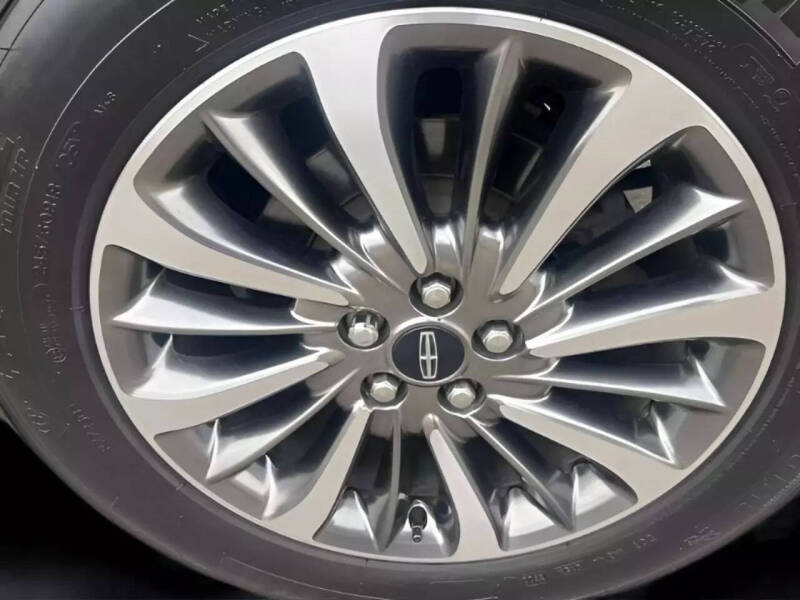 2019 Lincoln Nautilus Select