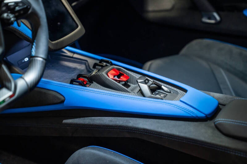 2025 Lamborghini Revuelto