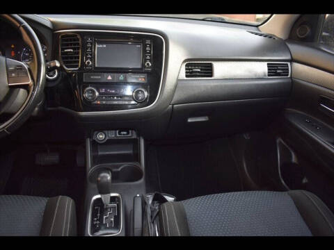 2016 Mitsubishi Outlander SE