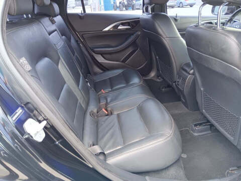 2017 Infiniti QX30 Luxury