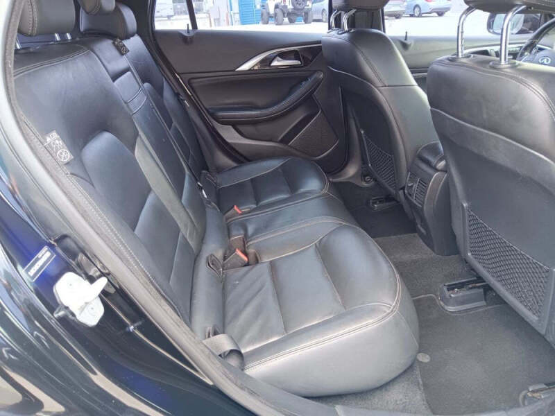 2017 Infiniti QX30 Luxury