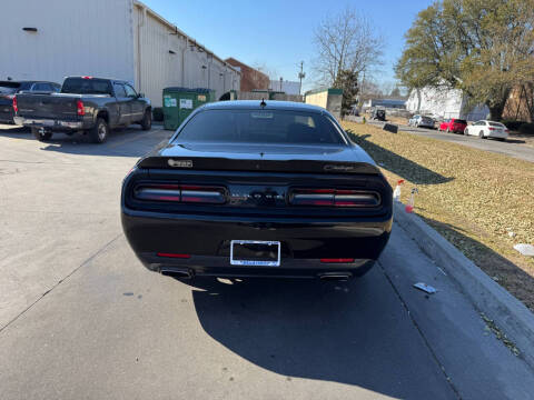 2015 Dodge Challenger SXT Plus