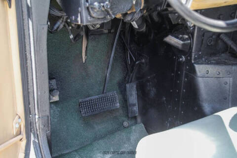 2014 AM General Hummer