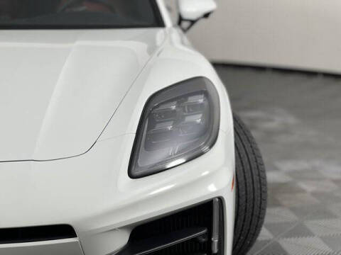 2025 Porsche Panamera 4