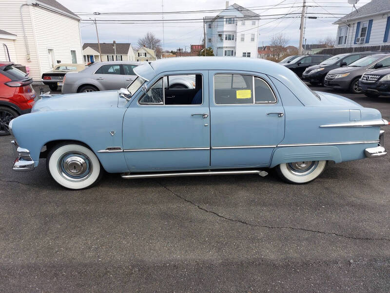 1951 Ford Deluxe
