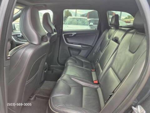 2016 Volvo XC60 T6 Drive-E R-Design Platinum