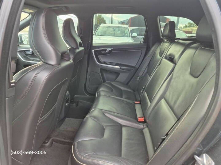 2016 Volvo XC60 T6 Drive-E R-Design Platinum