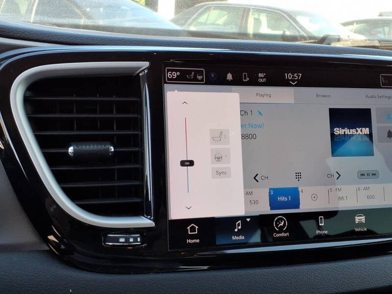 2024 Chrysler Pacifica Touring L