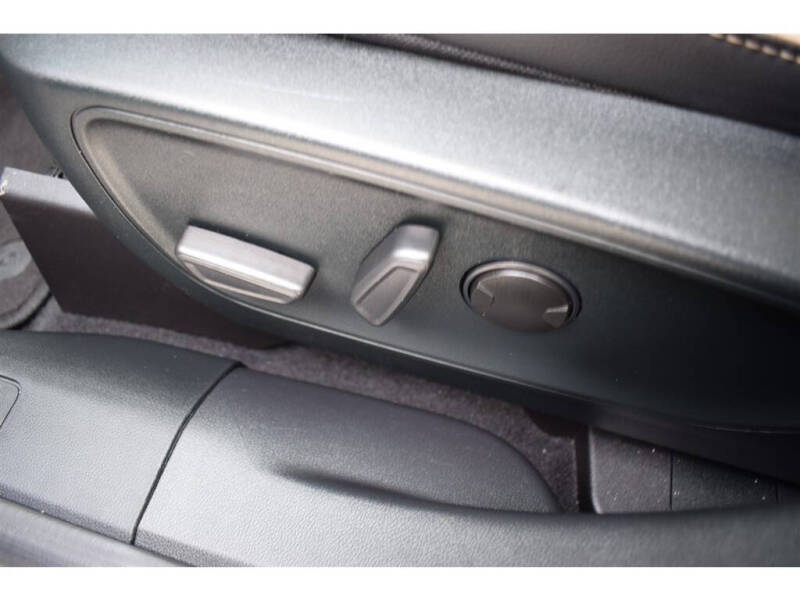 2022 Ford Escape Plug-In Hybrid Titanium