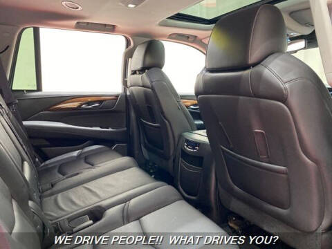 2016 Cadillac Escalade Luxury Collection