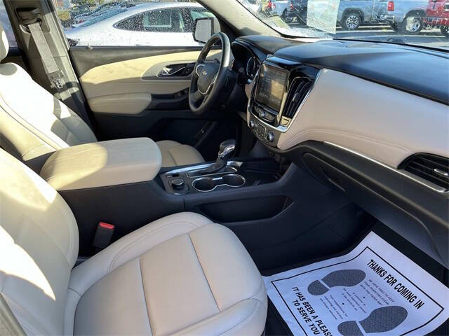 2023 Chevrolet Traverse LT Leather