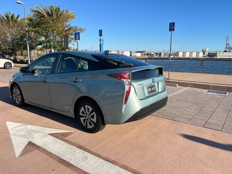 2017 Toyota Prius Three