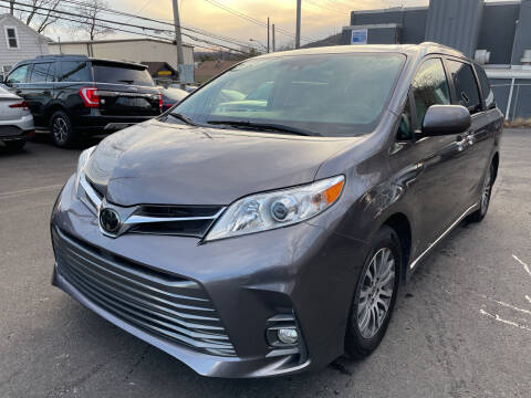 2020 Toyota Sienna for sale at Deals on Wheels in Suffern NY