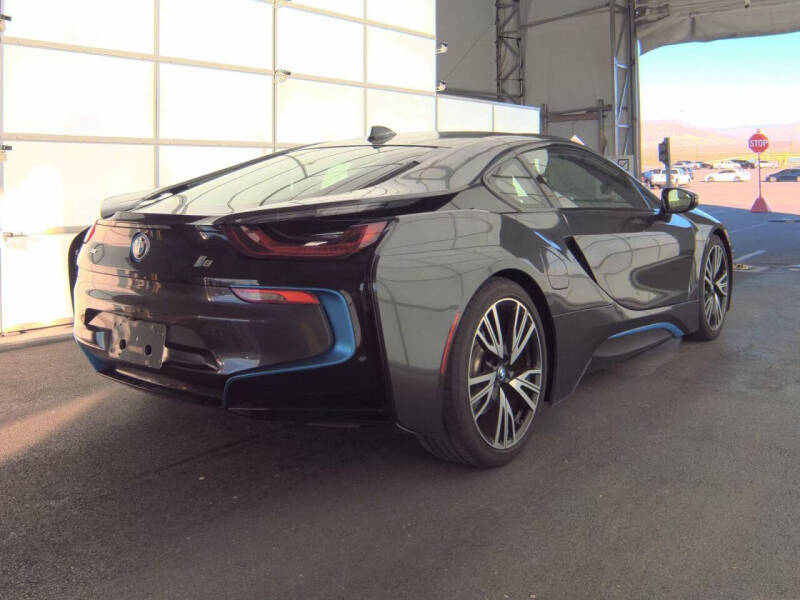 2016 BMW i8