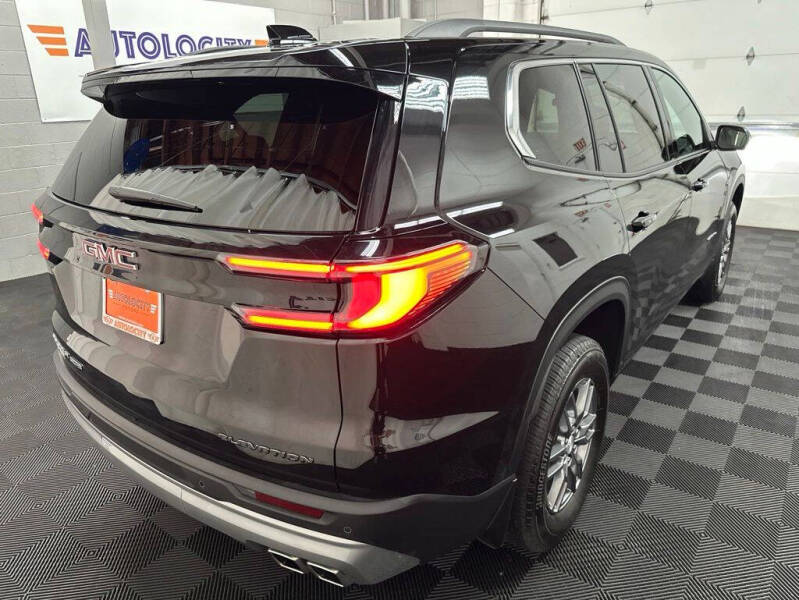 2025 GMC Acadia Elevation