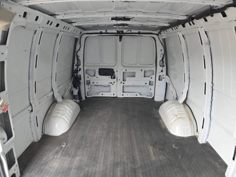 2023 GMC Savana 2500