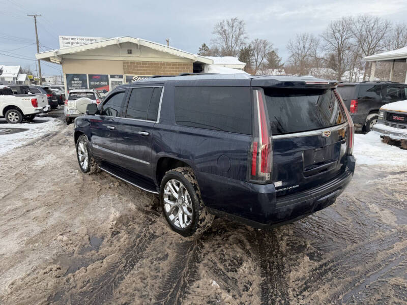 2018 Cadillac Escalade ESV Luxury