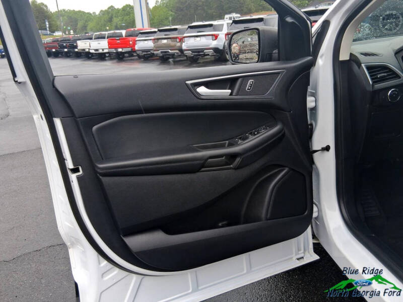 2020 Ford Edge SE