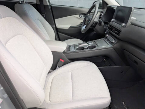 2023 Hyundai Kona Electric SE