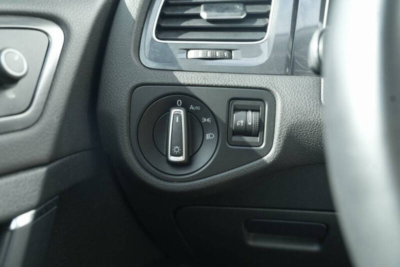 2019 Volkswagen e-Golf SEL Premium