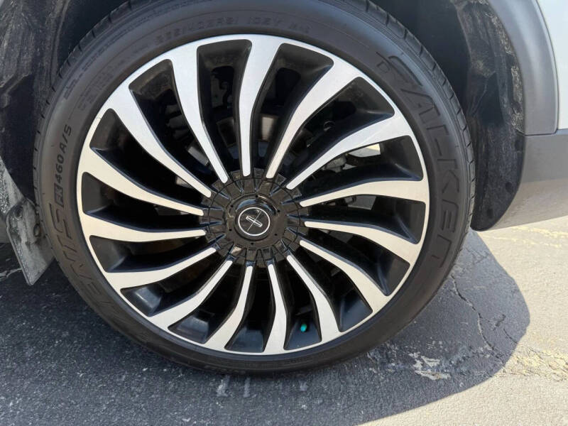 2019 Lincoln Nautilus Black Label