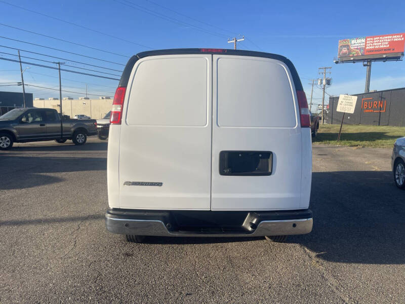 2017 Chevrolet Express 2500