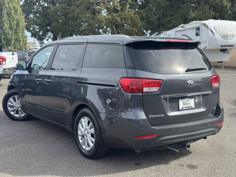 2017 Kia Sedona LX