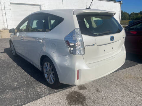 2013 Toyota Prius v Five