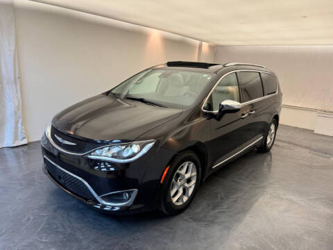 2019 Chrysler Pacifica Limited 35th Anniversary