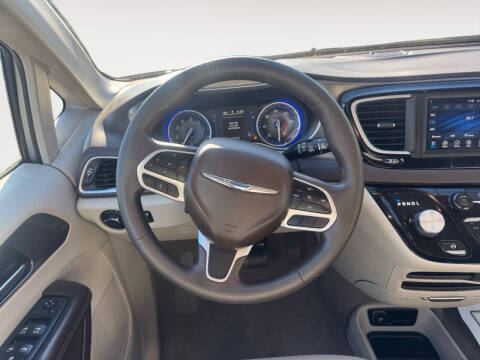 2021 Chrysler Voyager LX