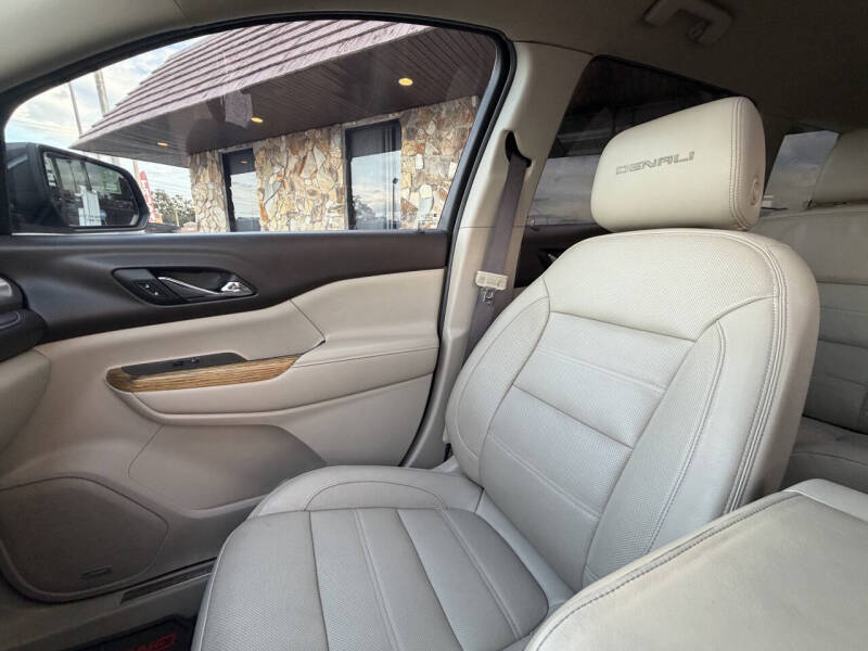 2017 GMC Acadia Denali