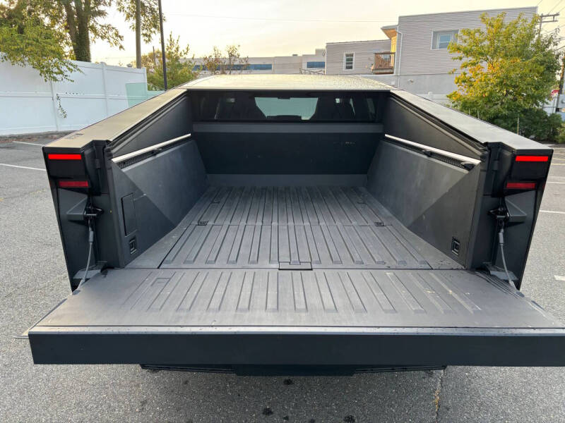 2024 Tesla Cybertruck