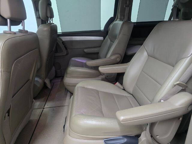 2011 Volkswagen Routan