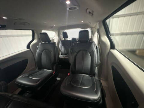 2024 Chrysler Pacifica Plug-In Hybrid Select