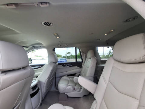 2017 Cadillac Escalade Standard