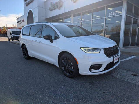 2026 Chrysler Pacifica Select